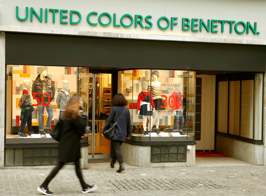 La famille benetton vend 20% de sa part dans cellnex a adia