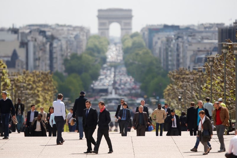 L'activite accelere dans le secteur prive