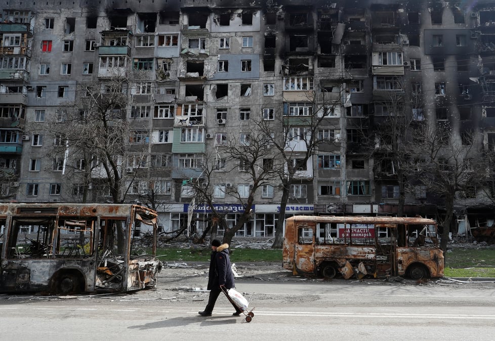 Marioupol resiste a l'ultimatum russe, l'occident promet des armes