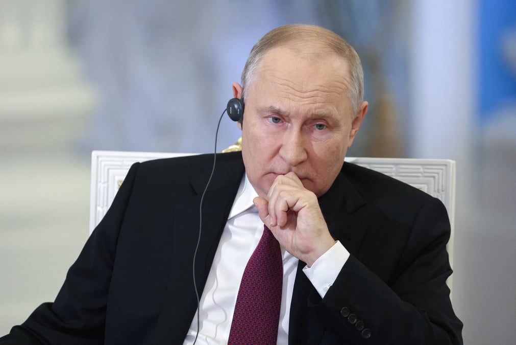 Fin septembre, Vladimir Poutine a directement pointé du doigt les grands groupes pétroliers nationaux qu'il accuse de faire monter les prix.