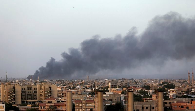 Violents combats à Benghazi, en Libye, l'aéroport touché