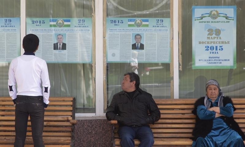 Islam karimov tres largement reelu en ouzbekistan