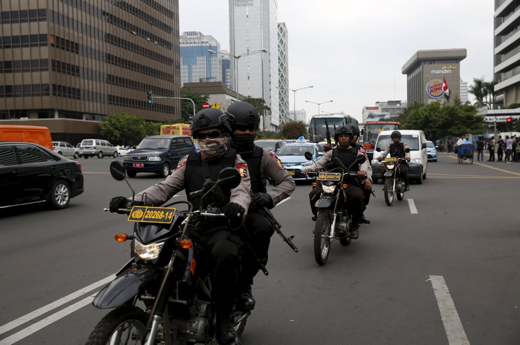 Trois arrestations en indonesie apres les attentats de djakarta