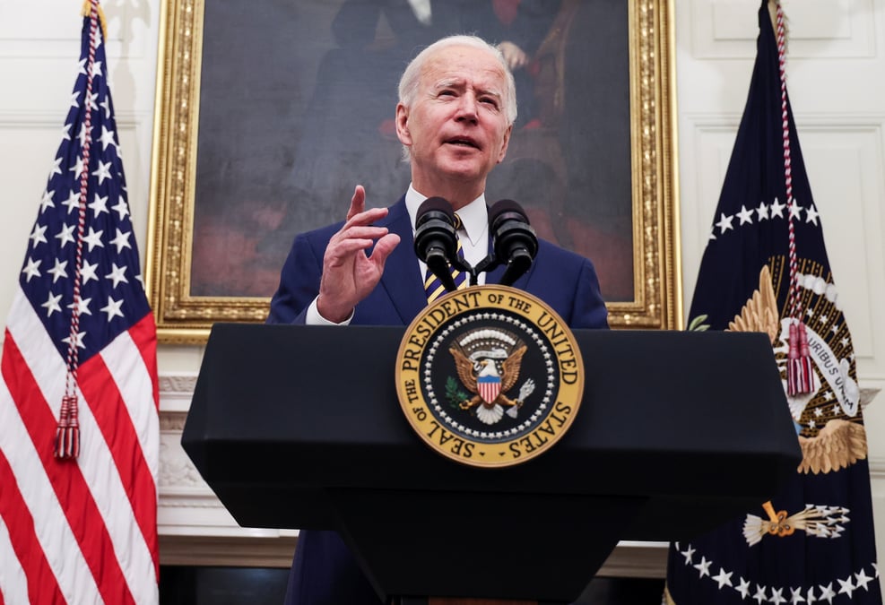 Biden prolonge les restrictions sur les voyageurs de l'ue a cause du covid