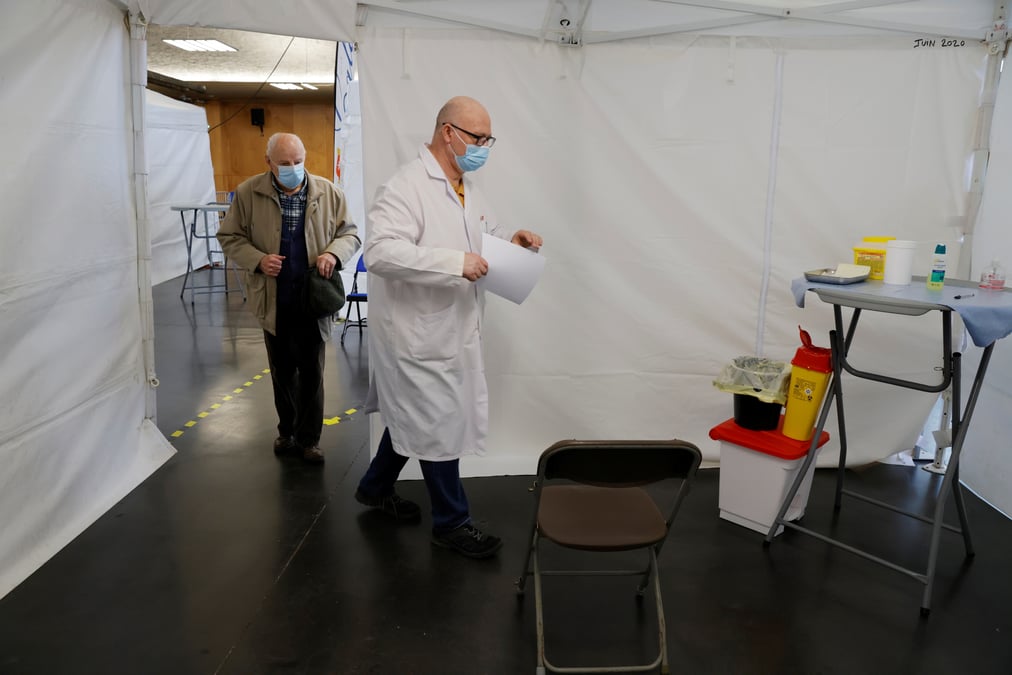 Coronavirus: la france vise 30 millions de vaccinations d'ici l'ete, dit castex