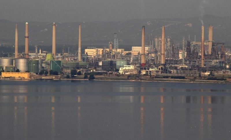 Incendie sur un site petrochimique a berre