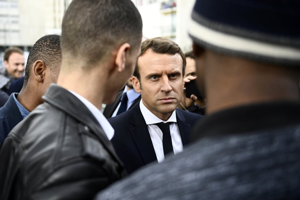 A sarcelles, macron accuse le fn d'etre un "parti xenophobe"