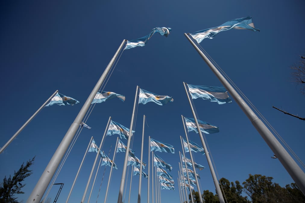 La france espere des annonces avec l'argentine en matiere militaire