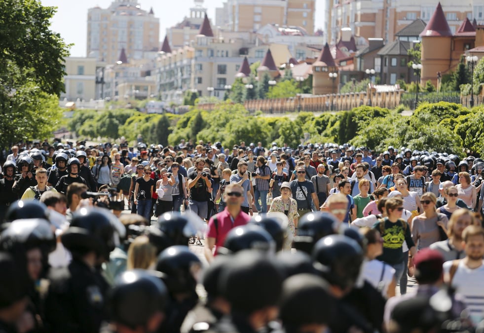 La gay pride ukrainienne attaquee a kiev