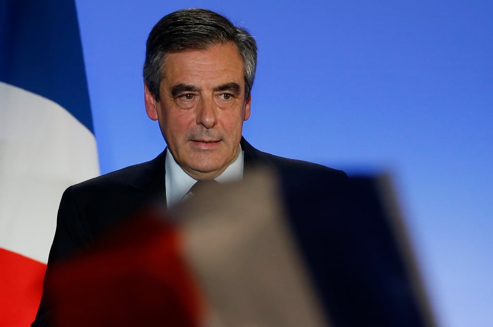 Fillon annule ses deplacements apres la fusillade de paris