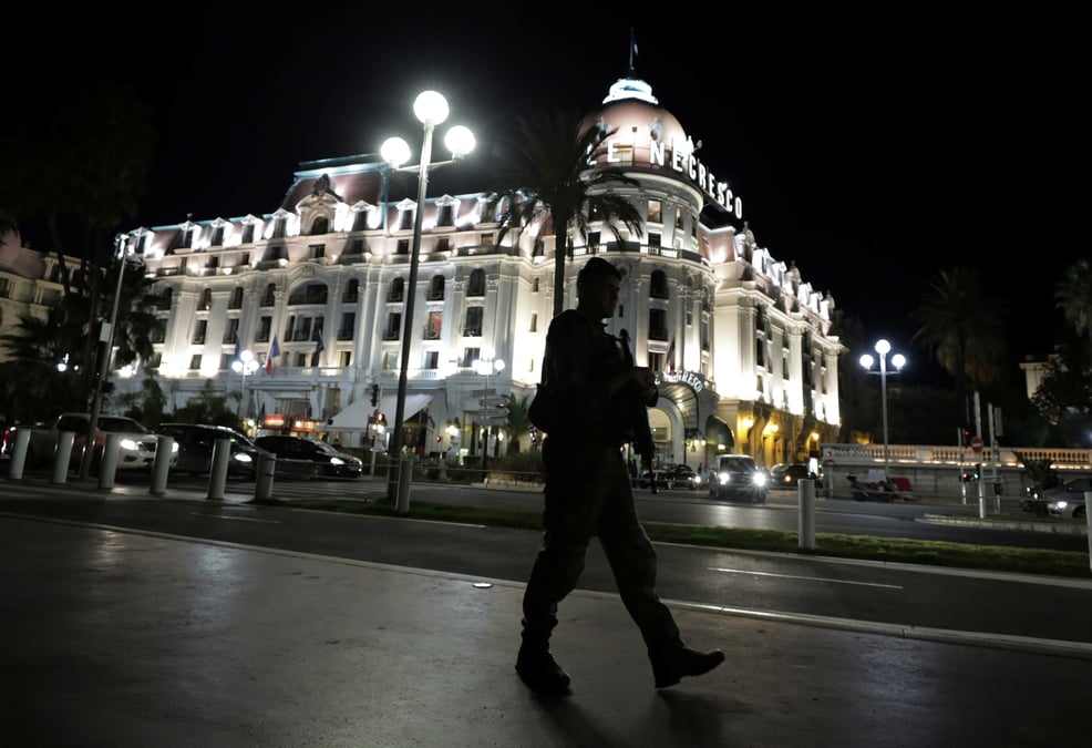 Un homme arme d'un couteau arrete promenade des anglais a nice