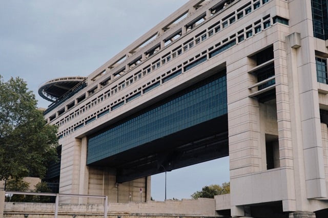 Bercy attend le verdict de l'agence de notation Standard & Poor's.