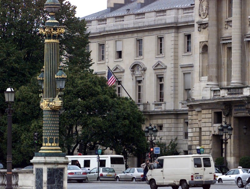 L'ambassade des etats-unis a paris survolee par un drone
