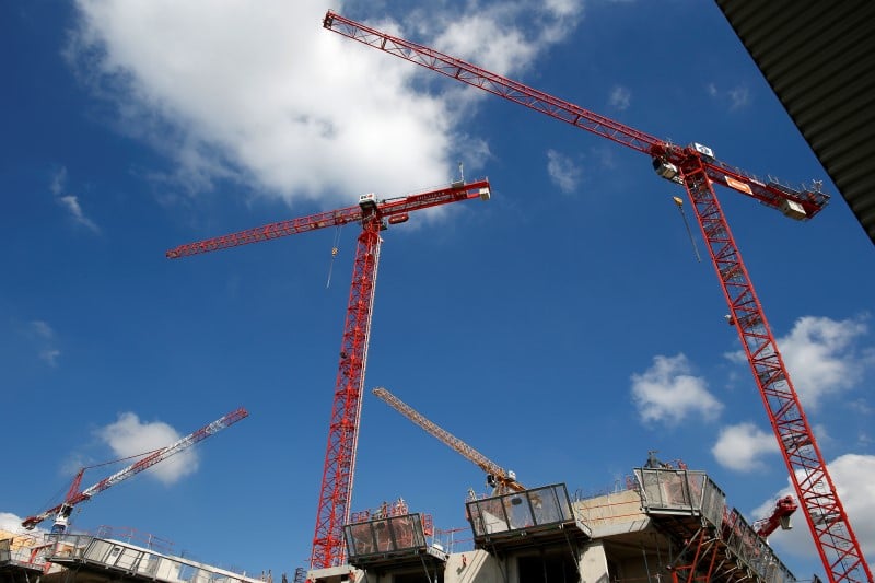 Mises en chantier de logements et permis de construire poursuivent leur baisse