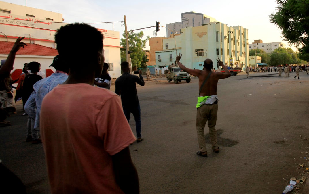 Heurts a khartoum, suspension des pourparlers entre armee et opposition