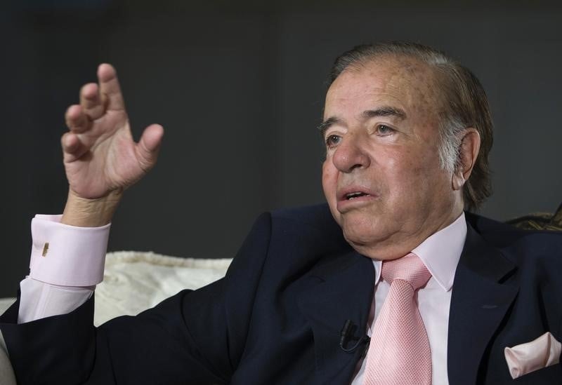 L'ex-president argentin carlos menem absent a son proces