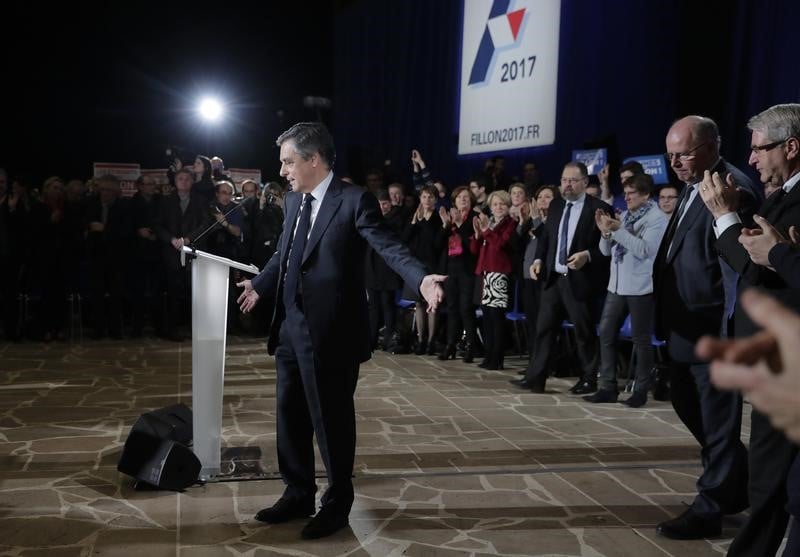 Le patron de lr des bouches-du-rhone reclame le retrait immediat de fillon