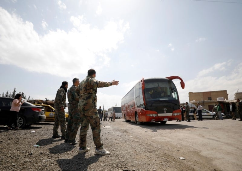 Syrie: plus de 50.000 personnes en passe de quitter douma