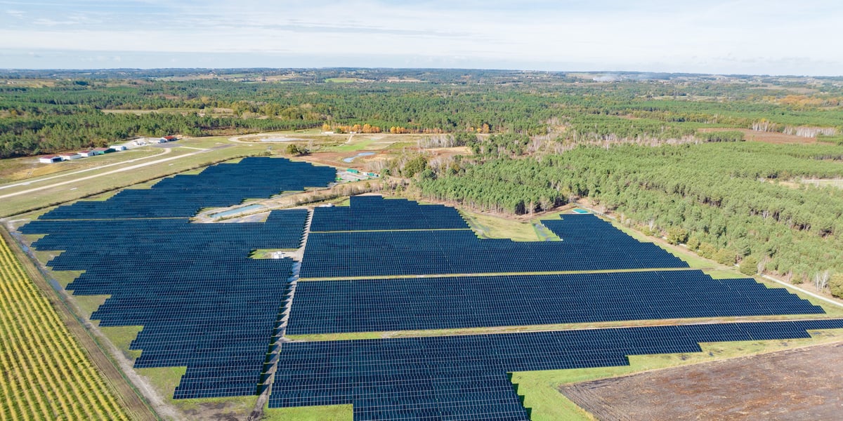 La société Q Energy a raccordé un parc au nord de la Gironde début 2024, dans la première région solaire de France.
