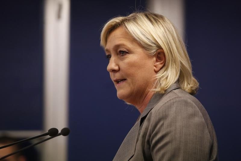  marine le pen en profond desaccord avec son pere