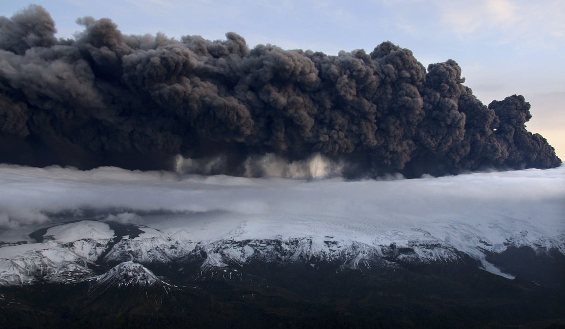 Volcan nuage