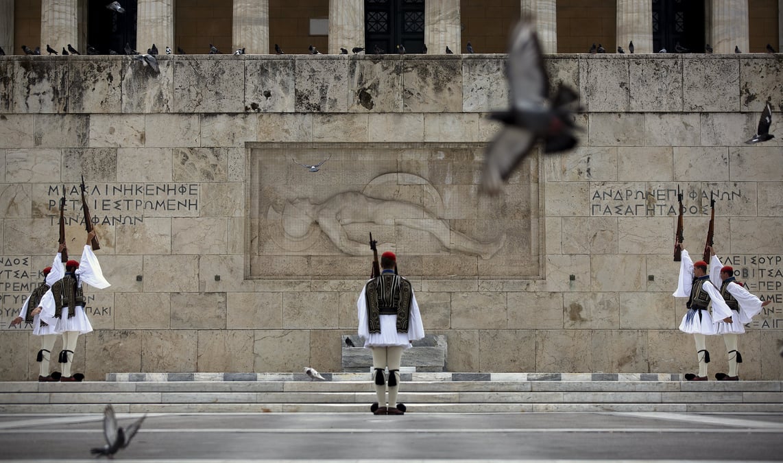 Le vide du pouvoir se prolonge en grece