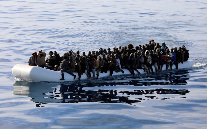 Une centaine de migrants disparus au large de la libye