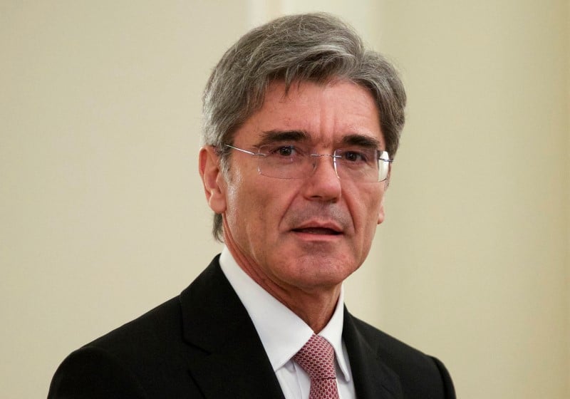 Le patron de Siemens marque des points dans la défaite