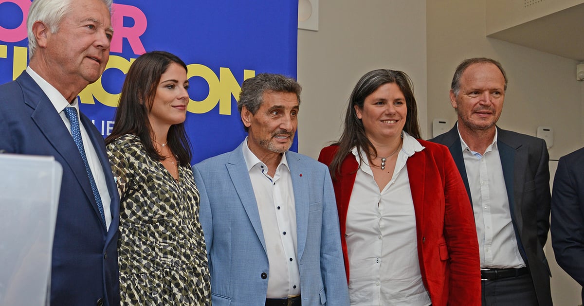 Mohed Altrad annonce sa candidature, entouré de plusieurs membres de son comité de soutien