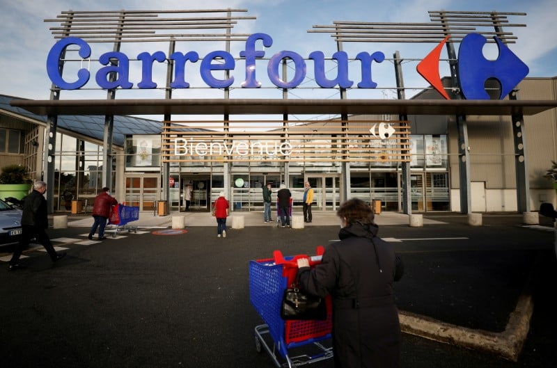 Carrefour va lancer la vente de ses activites a taiwan pour 1,6 milliard d'euros, selon des sources