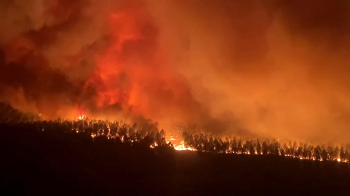 Reprise de feu en gironde, darmanin attendu dans l'aveyron