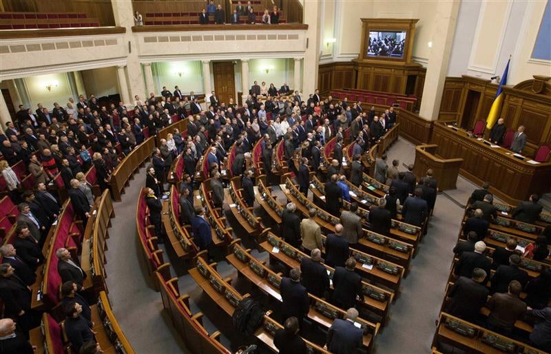 Ianoukovitch en fuite, le pouvoir bascule en Ukraine