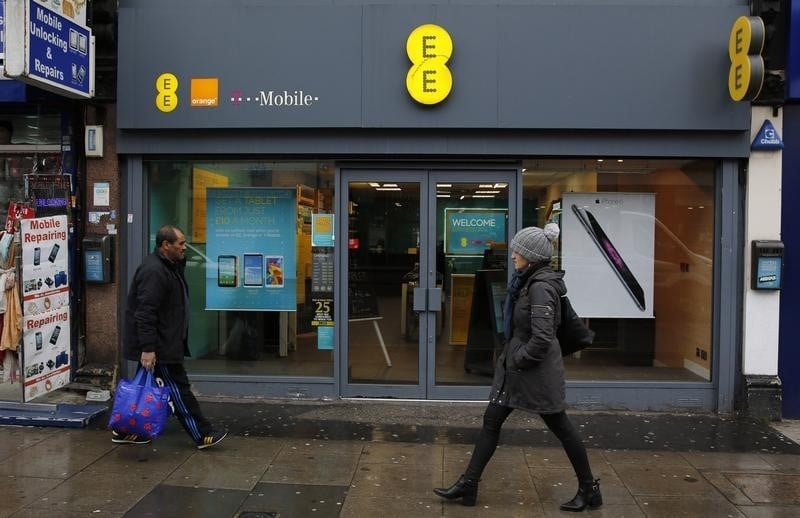Le rachat d'ee par bt approuve par les autorites britanniques