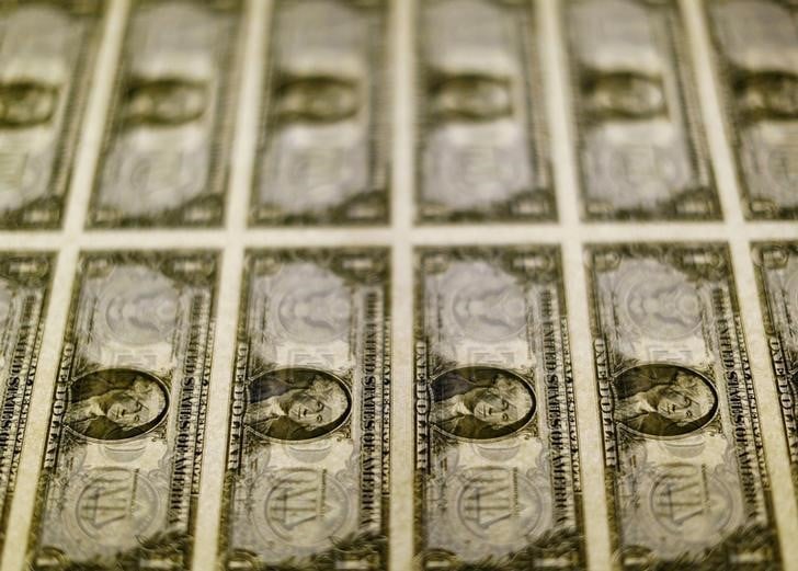 Le dollar se reprend apres la salve de trump et de navarro