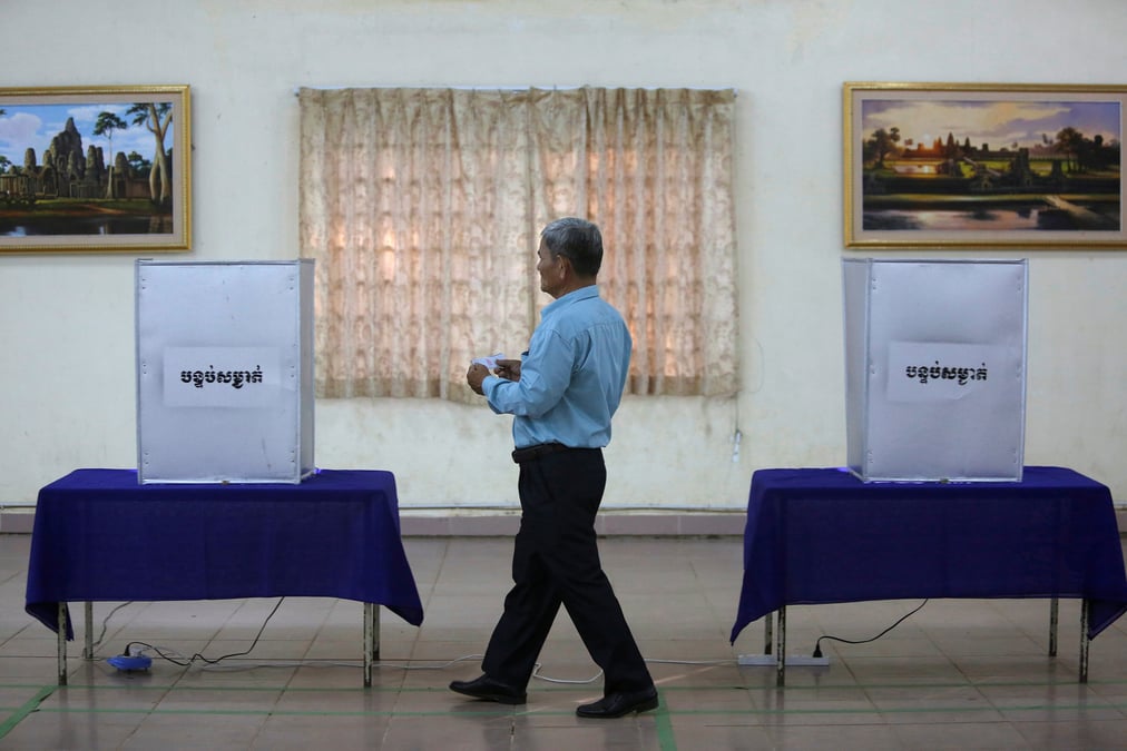 Washington reduit ses aides au cambodge