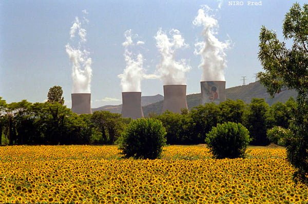 La France, pays le plus « nucléarisé » au monde par habitant (56 réacteurs pour 68 millions d'habitants), est devenue le fer de lance européen de la relance de l'atome.