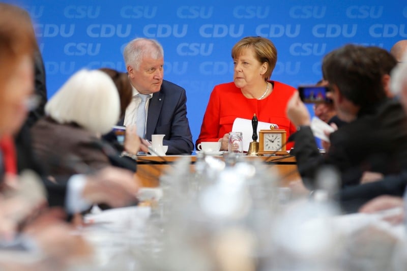 Merkel presente le programme de la cdu-csu