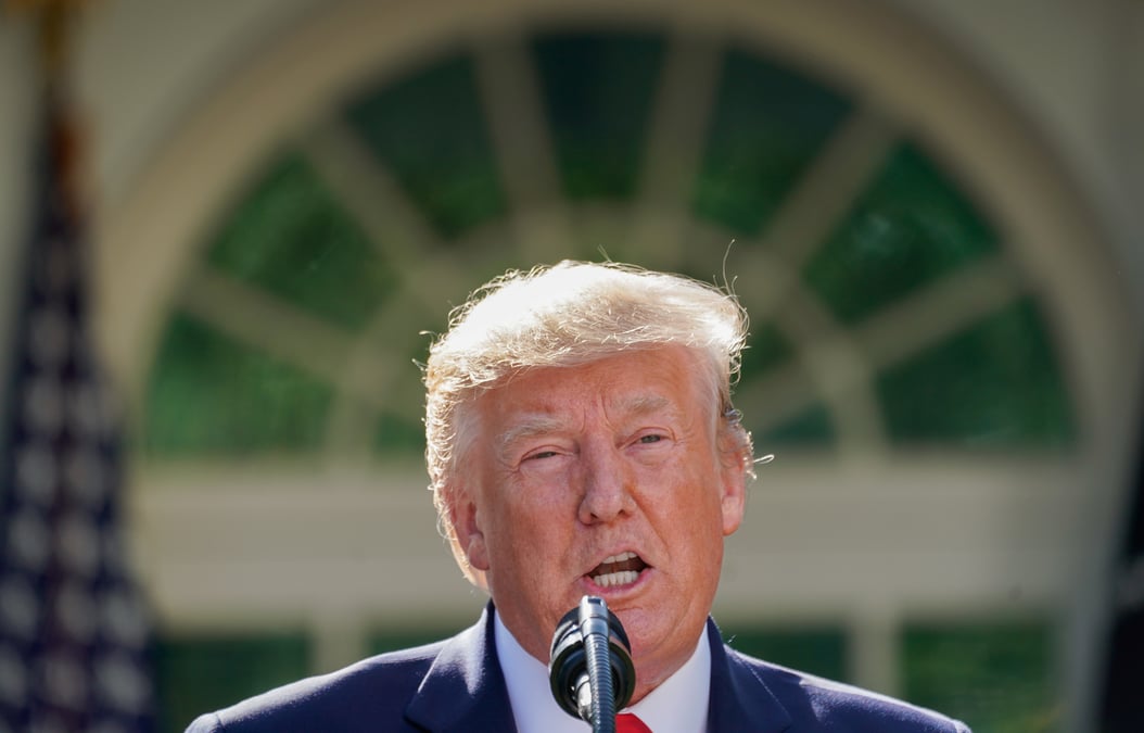 L'euro chute face au dollar et la fed ne fait rien, dit trump