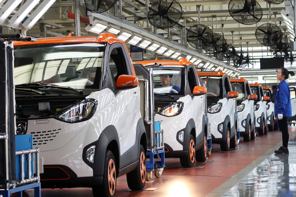 Gm promet des vehicules electriques rentables en 2021