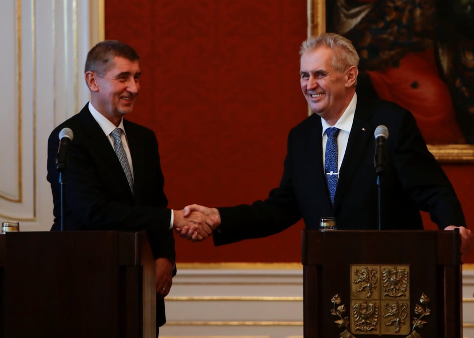 Le nouveau premier ministre tcheque prend ses fonctions