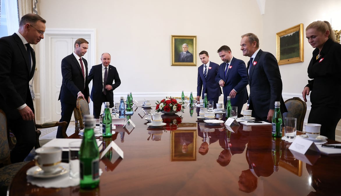 Le president polonais andrzej duda avec les dirigeants de la plateforme civique au palais presidentiel a varsovie
