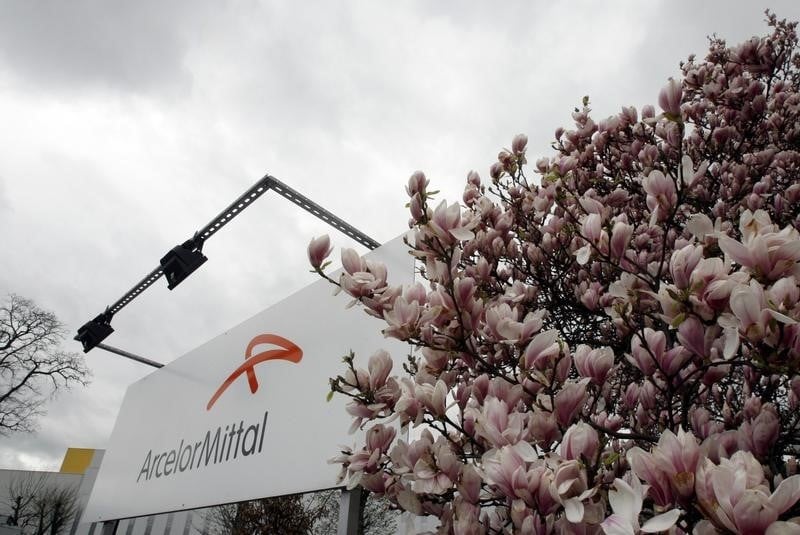 Arcelormittal, plus forte baisse du cac 40 a mi-seance