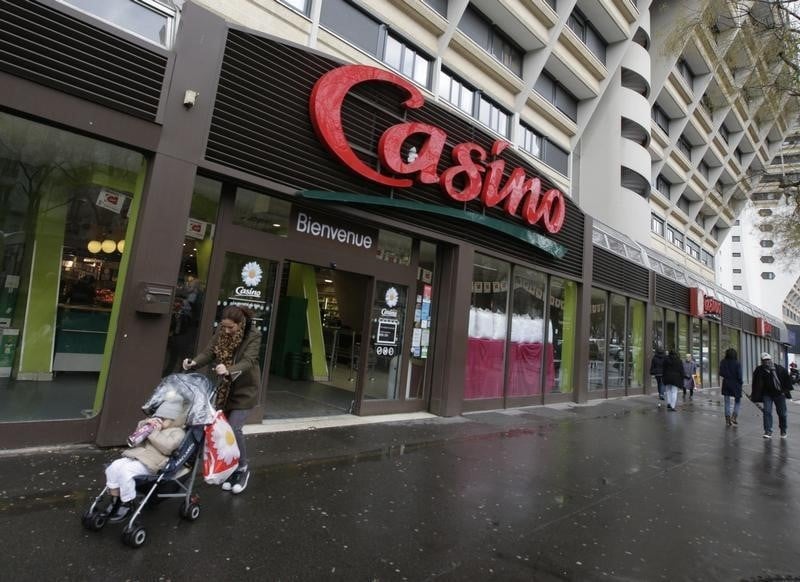 Casino et le cac 40 en hausse a la mi-seance a la bourse de paris