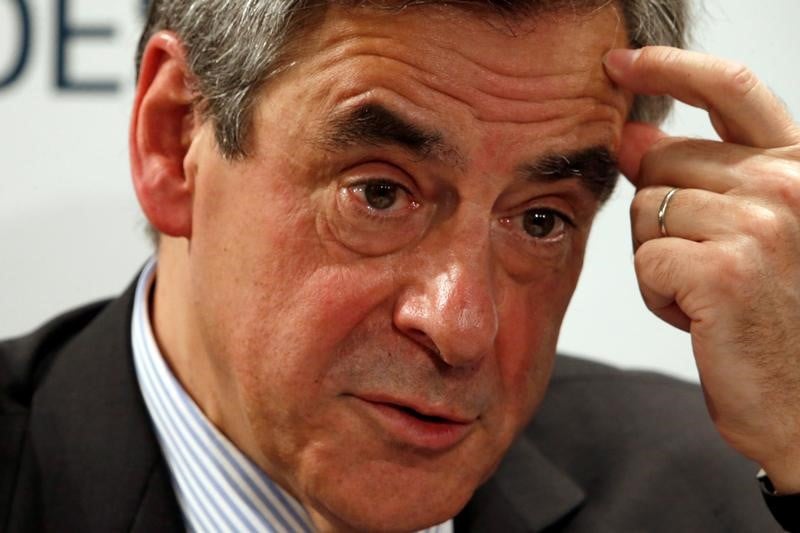 Fillon appelle son camp au rassemblement derriere sa candidature