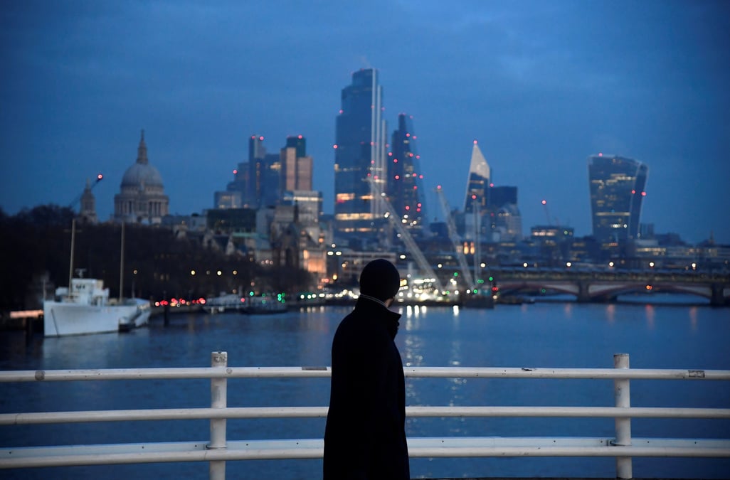Contraction record de 9,9% pour l'economie britannique en 2020