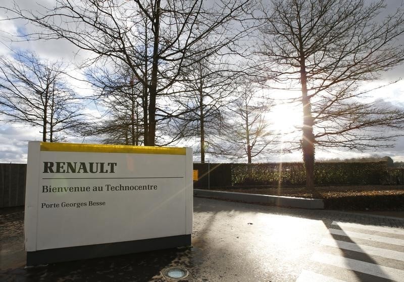 Segolene royal presse renault de reagir sur le respect des normes d'emissions polluantes