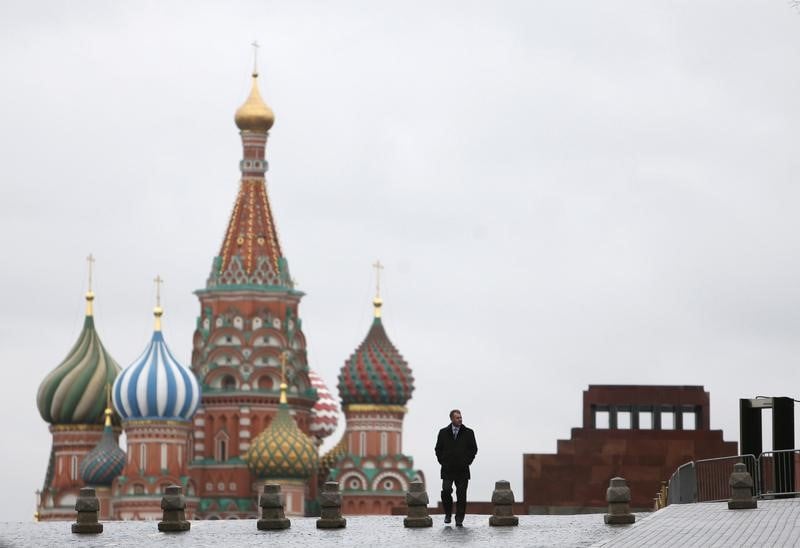 La relation avec moscou divise les candidats a la presidentielle