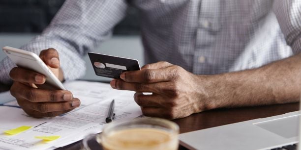 Les principaux tarifs bancaires ont subi une augmentation de 2022 à 2024 mais inférieure à l'inflation.