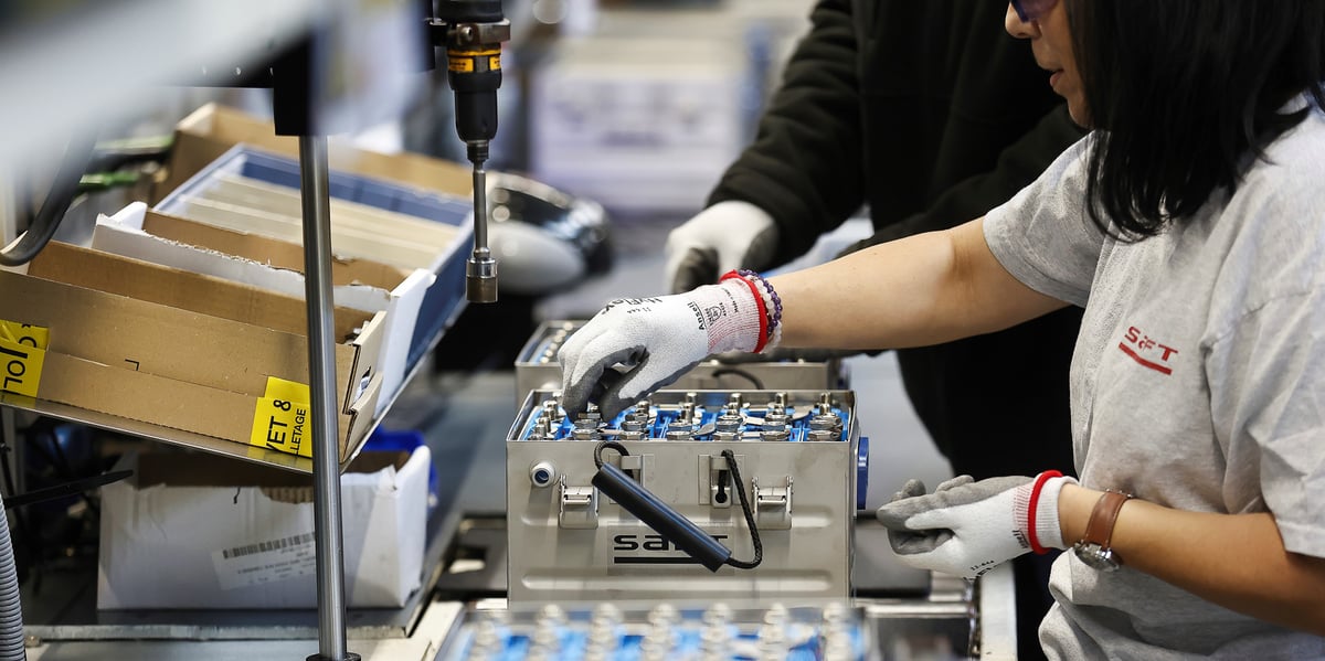 Saft, qui dispose de deux usines en Nouvelle-Aquitaine, est l'un des membres du consortium fédéré par la Région.