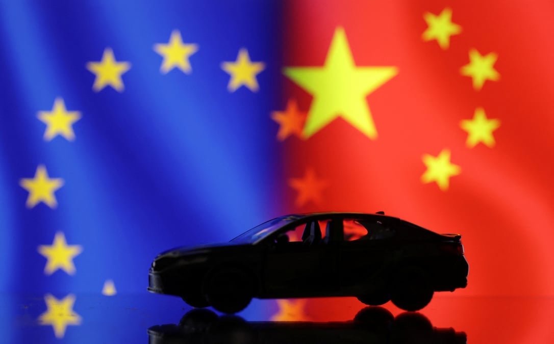 Une illustration des drapeaux de l'ue et de la chine